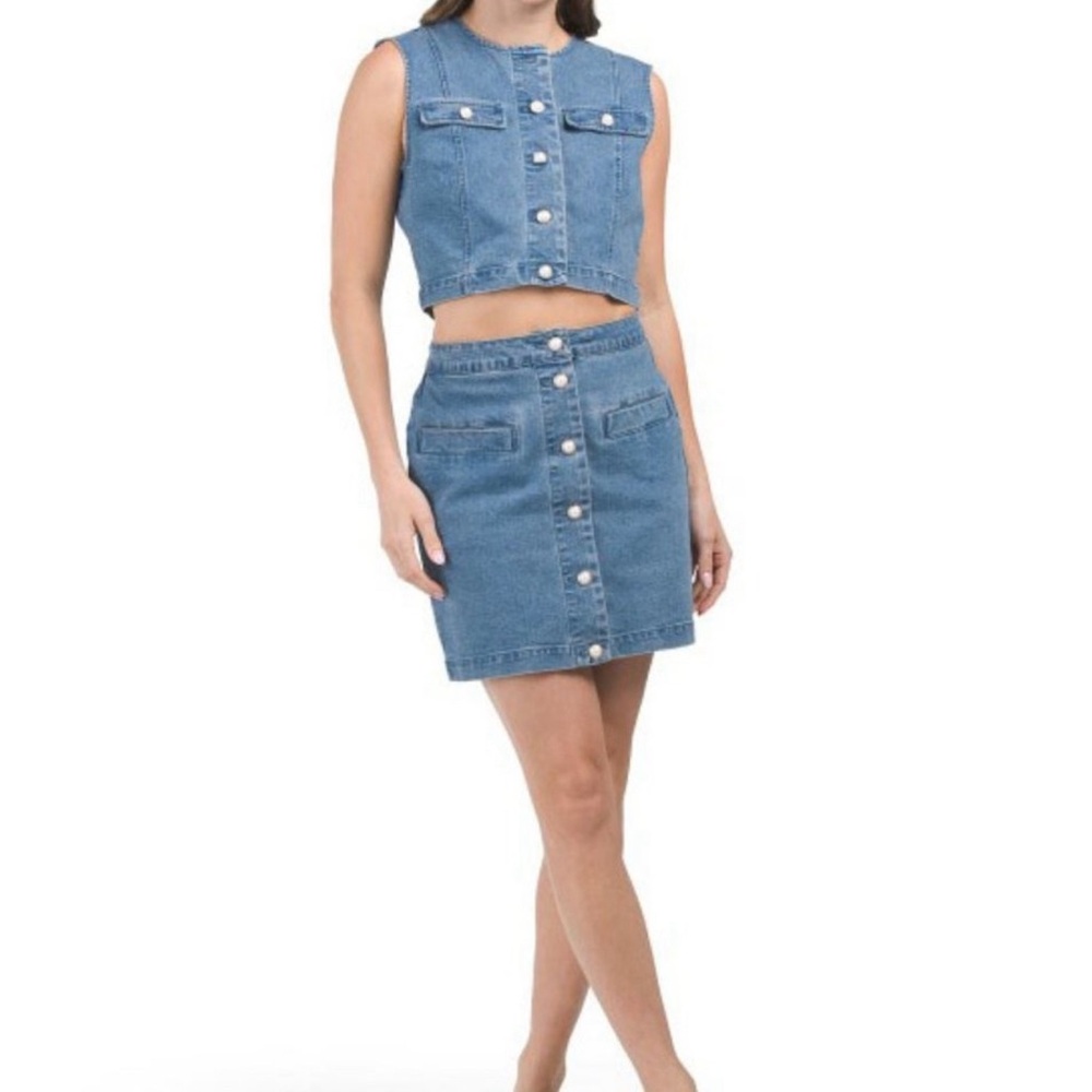 EUC House of Harlow denim skirt and vest set Nikki wash